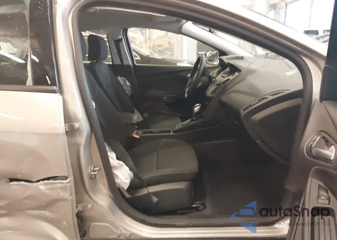 2016 Ford Focus Se z USA, uszkodzony, nr VIN 1FADP3F21GL340862